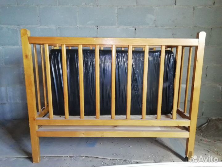 Детская кроватка