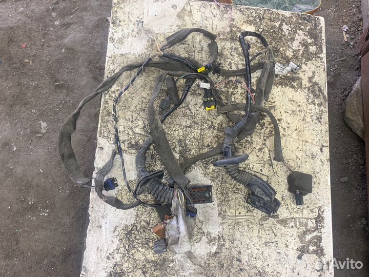 Проводка передних дверей Renault Megan 2