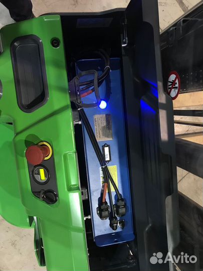 Штабелер самоходный