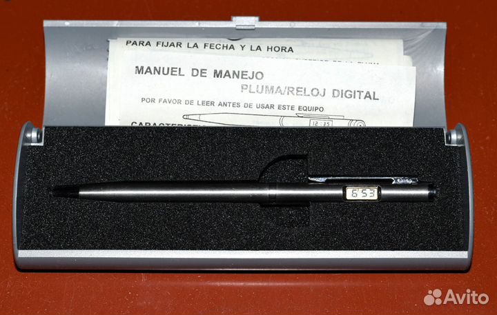 Шариковая ручка с электронными часами