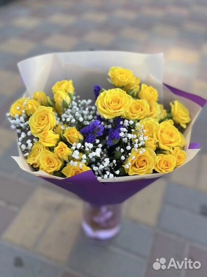 Букет из кустовых роз