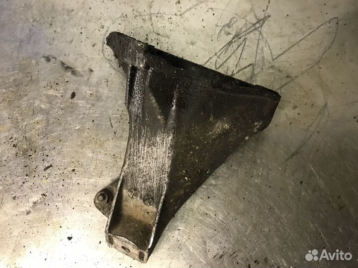 Опора кронштейн двс Vw passat b5 audi a6 c5