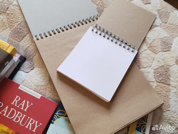 Книги, ежедневники