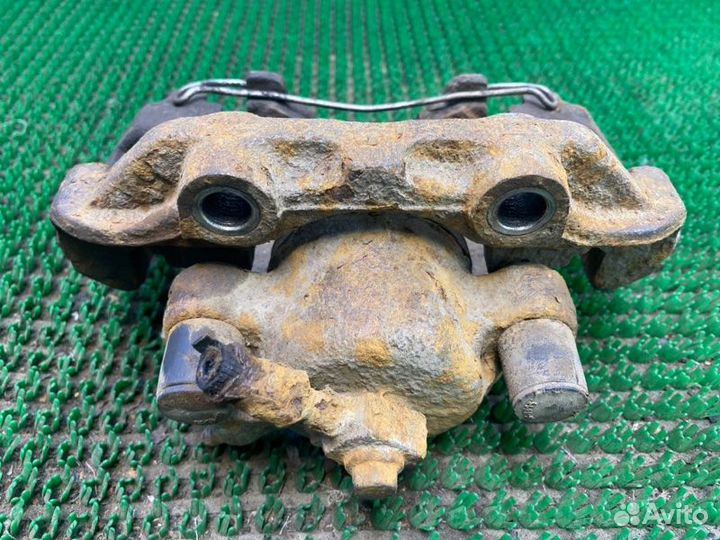 Суппорт передний правый Opel Vectra B X17DT 1996