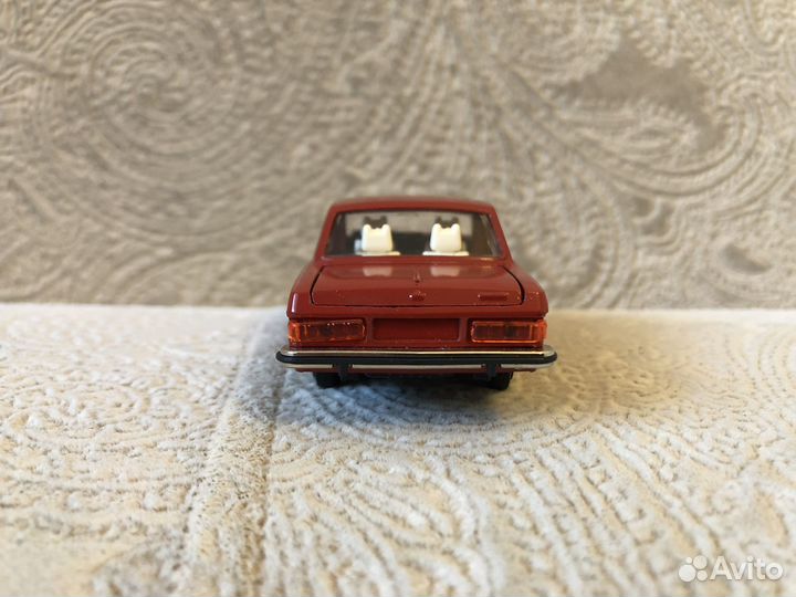 Модель автомобиля волга газ 3102