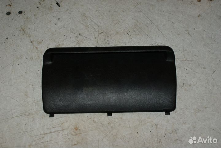 Крышка предохранителей Volkswagen Passat B4