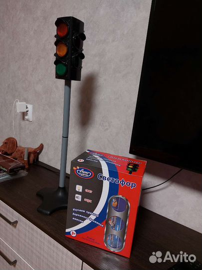 Светофор игрушка