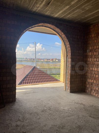 Дом 265 м² на участке 4,5 га