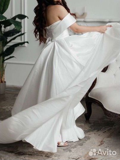 Свадебное платье 44
