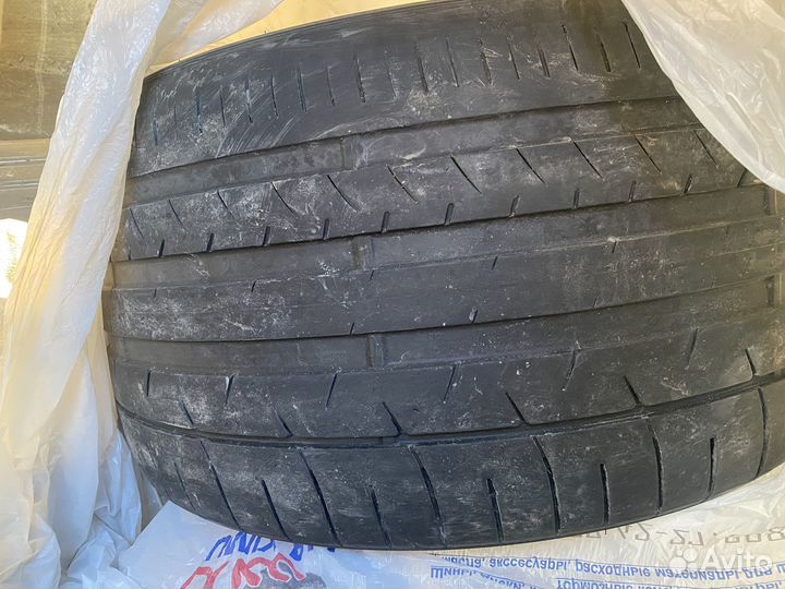 Dunlop SP Sport Maxx 050+ 285/35 R21 и 325/30 R21