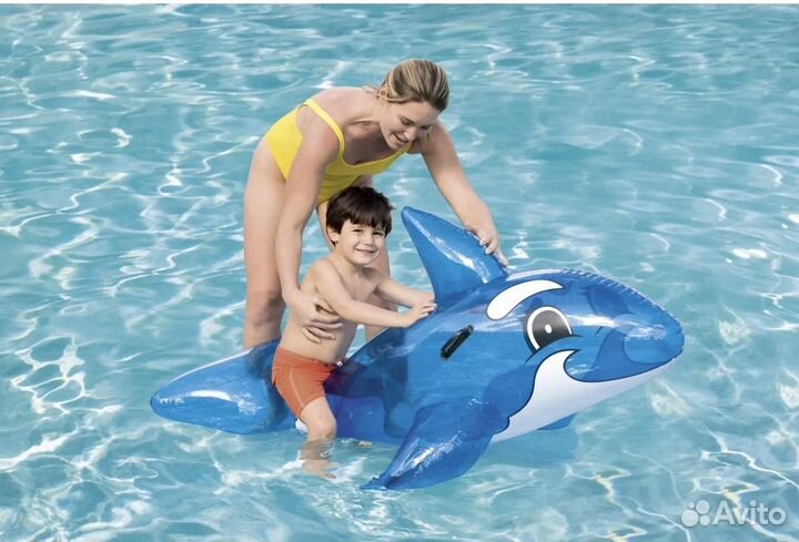 Надувной кит для катания верхом