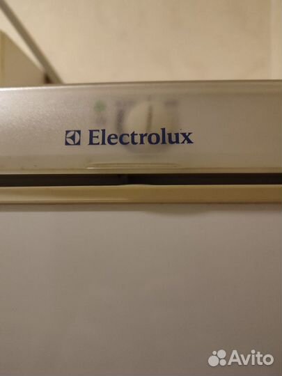 Холодильник Electrolux ER 8490 B бу