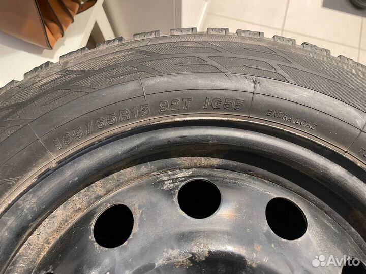 Зимние шипованные колеса в сборе с колпаками