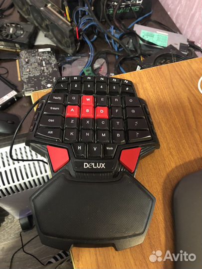 Игровая клавиатура Delux T9 Hitman