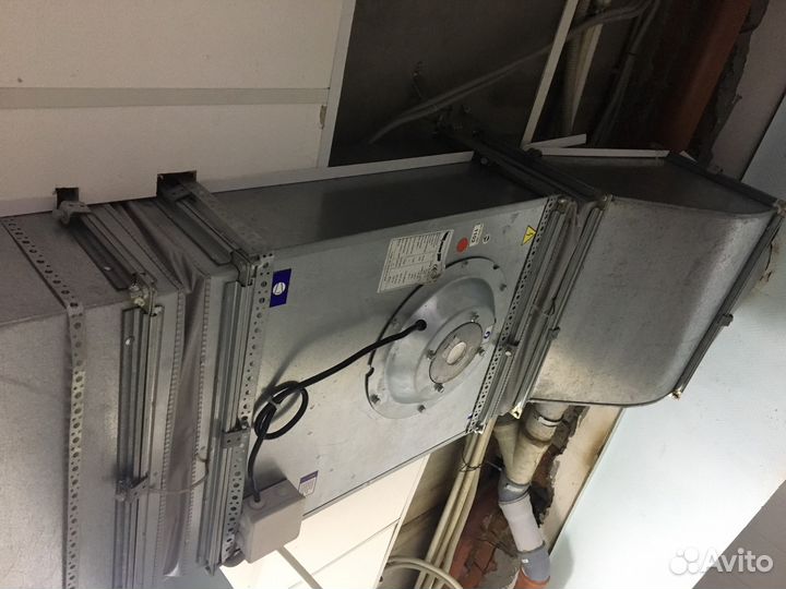 Промышленная система вентиляция для ресторана, сто