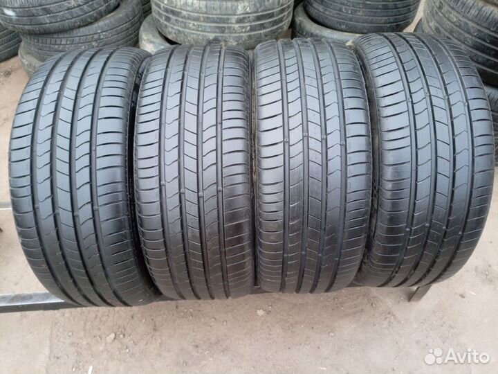 Kumho Ecsta HS51 235/45 R18 94V