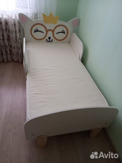 Детская кроватка+матрас+2бортика (все новое)
