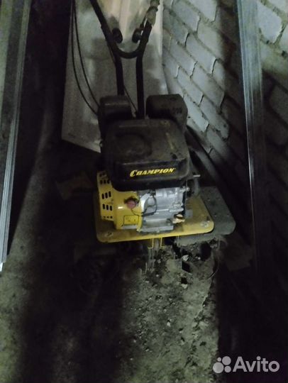 Аренда трамбовка, бетонолома, нивелира и штроборез