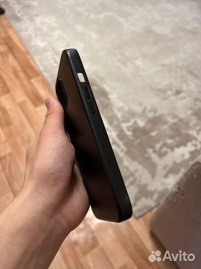 Чехол на iPhone 13