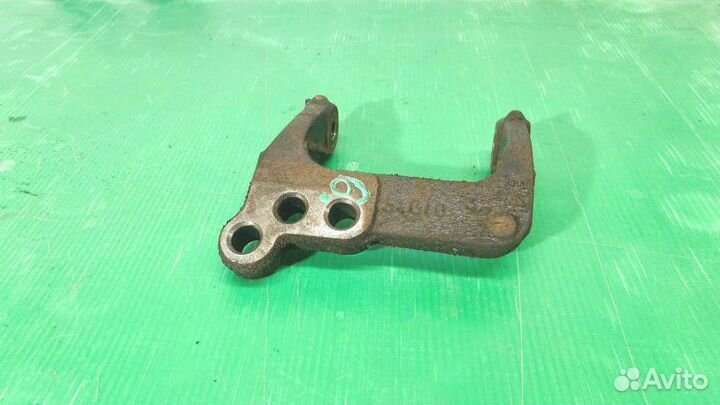 Кронштейн двигателя правый Suzuki Liana хэтч 1.3