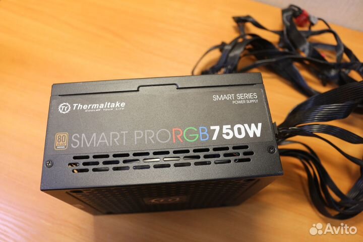 Блок питания Thermaltake SMART PRO RGB 750W