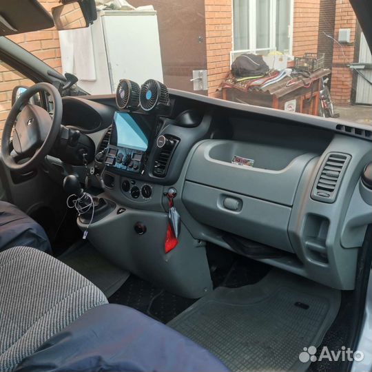 Кастенваген Renault Trafic, 2010