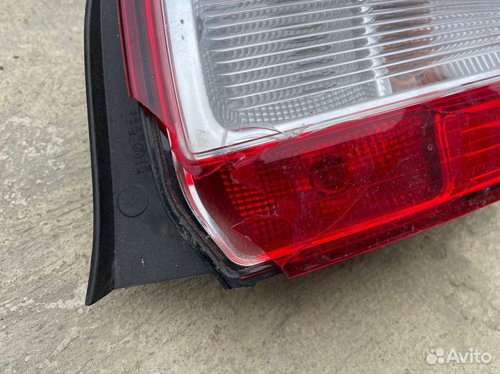 Фонарь задний renault logan 2