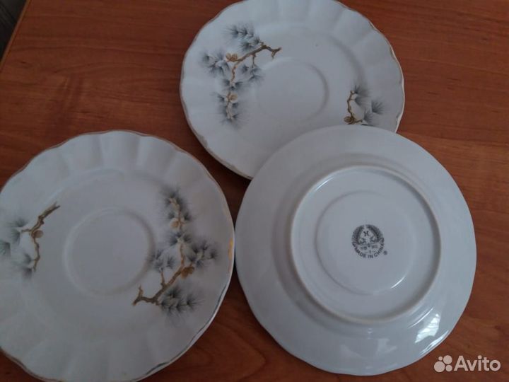 Фарфоровые чайные блюдца