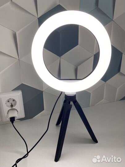 Кольцевая лампа со штативом