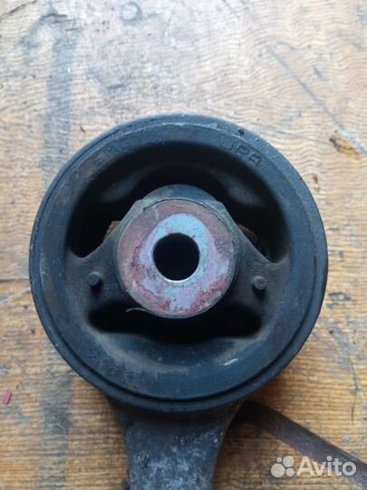 Опора двигателя правая верхняя Honda civic 5D