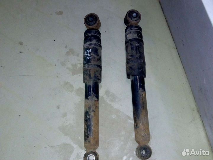 Амортизатор задний Опель Зафира А