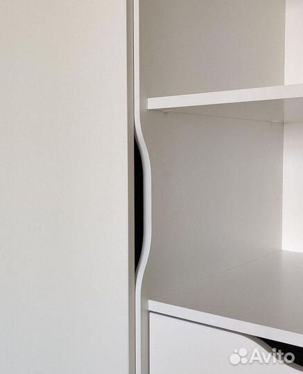 Современный шкаф