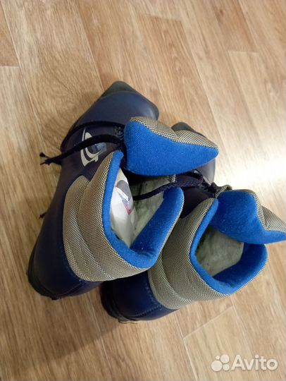 Лыжные ботинки 38р