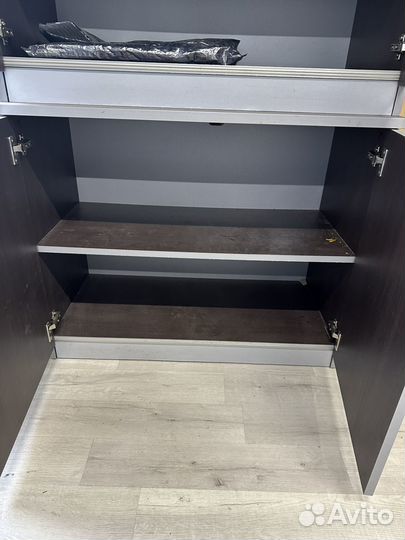 Шкаф двустворчатый + столы