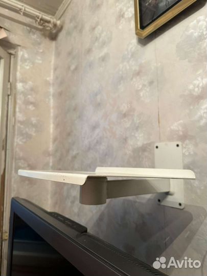 Подставка настенная поворачивается