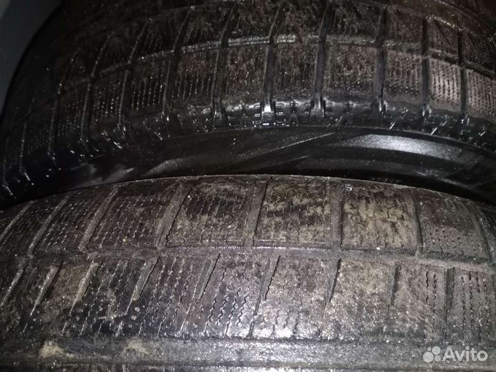 Bridgestone Blizzak Revo GZ 215/55 R17 98