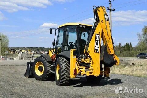 Машинист экскаватора-погрузчика JCB 3CX Super