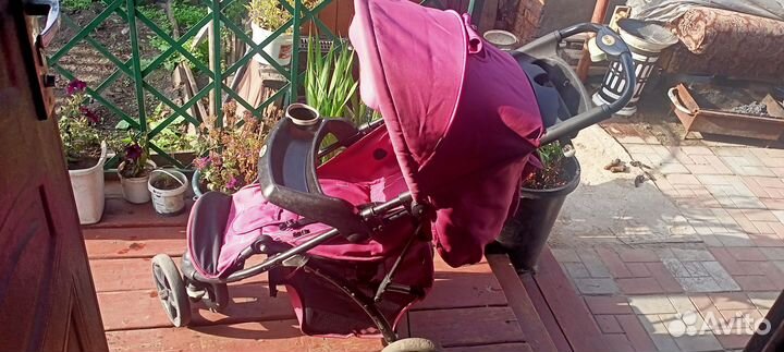 Прогулочная коляска