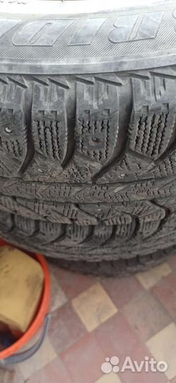 Bridgestone Ice Cruiser 7000 215/70 R16 100T