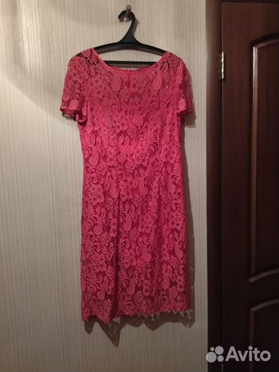 Платье кораллового цвета