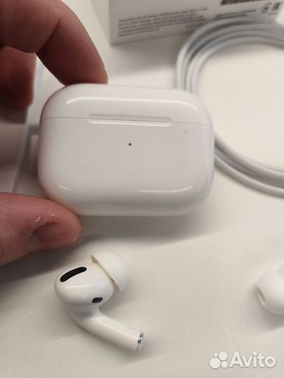 Наушники Apple airpods