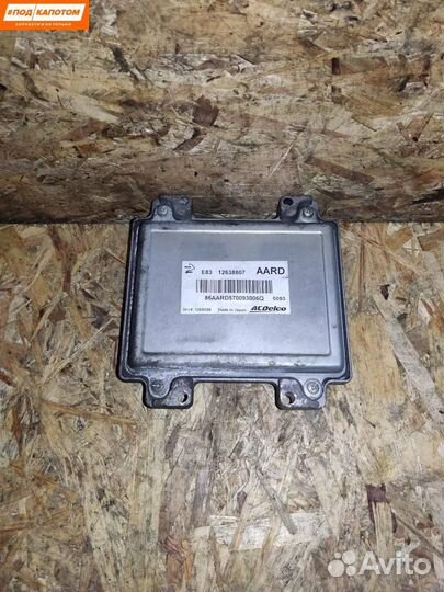 Блок управления двигателем Opel Astra J 12638807