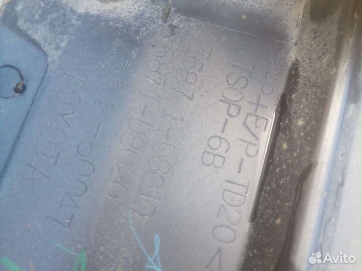 Накладка на задний бампер Toyota 76871D8010