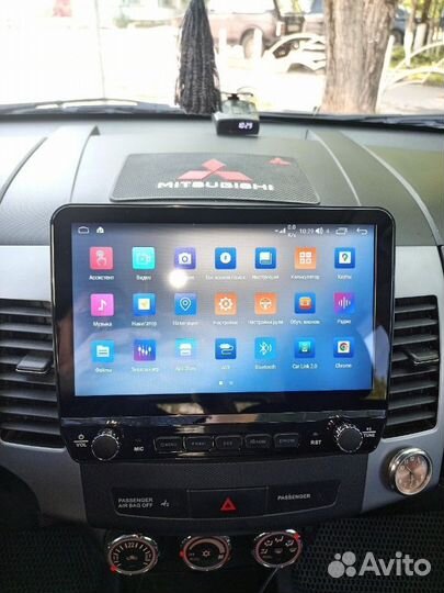 Магнитола на Mitsubishi Outlander 2