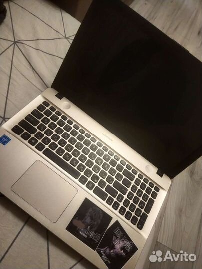 Ноутбук asus