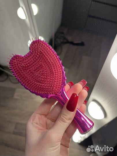 Расческа ввиде крыльев