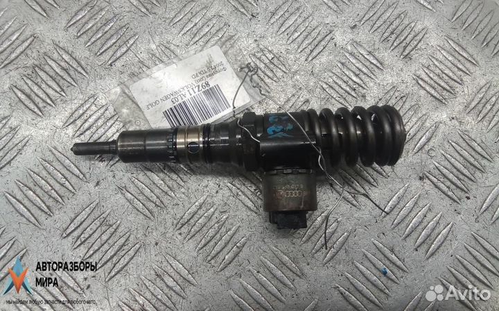 Форсунка Volkswagen Golf 5 2004 073B