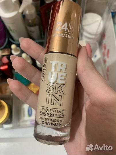 Тональная основа Catrice 002 neutral ivory