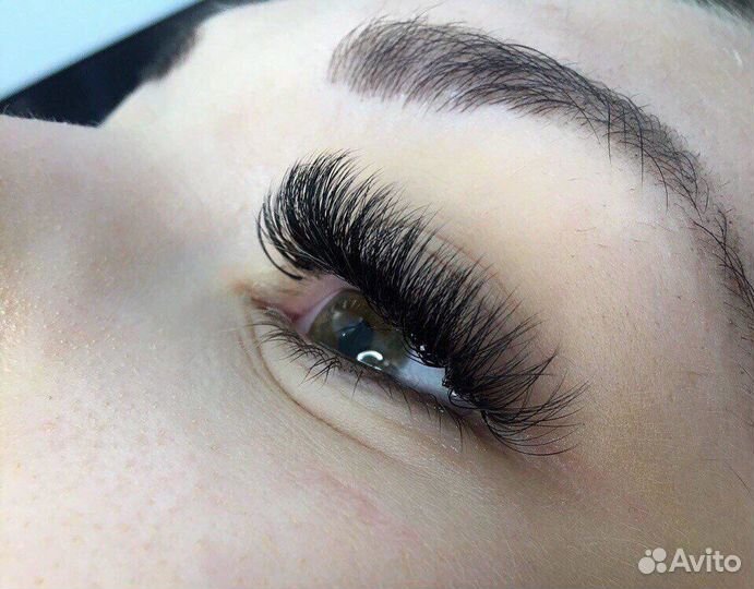 Наращивание ресниц и оформление бровей