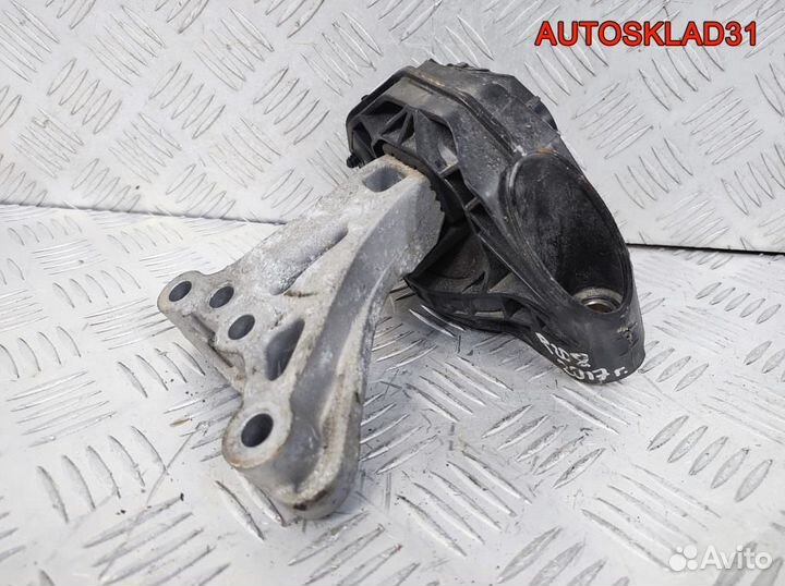 Опора двигателя правая Peugeot 208 9676771080